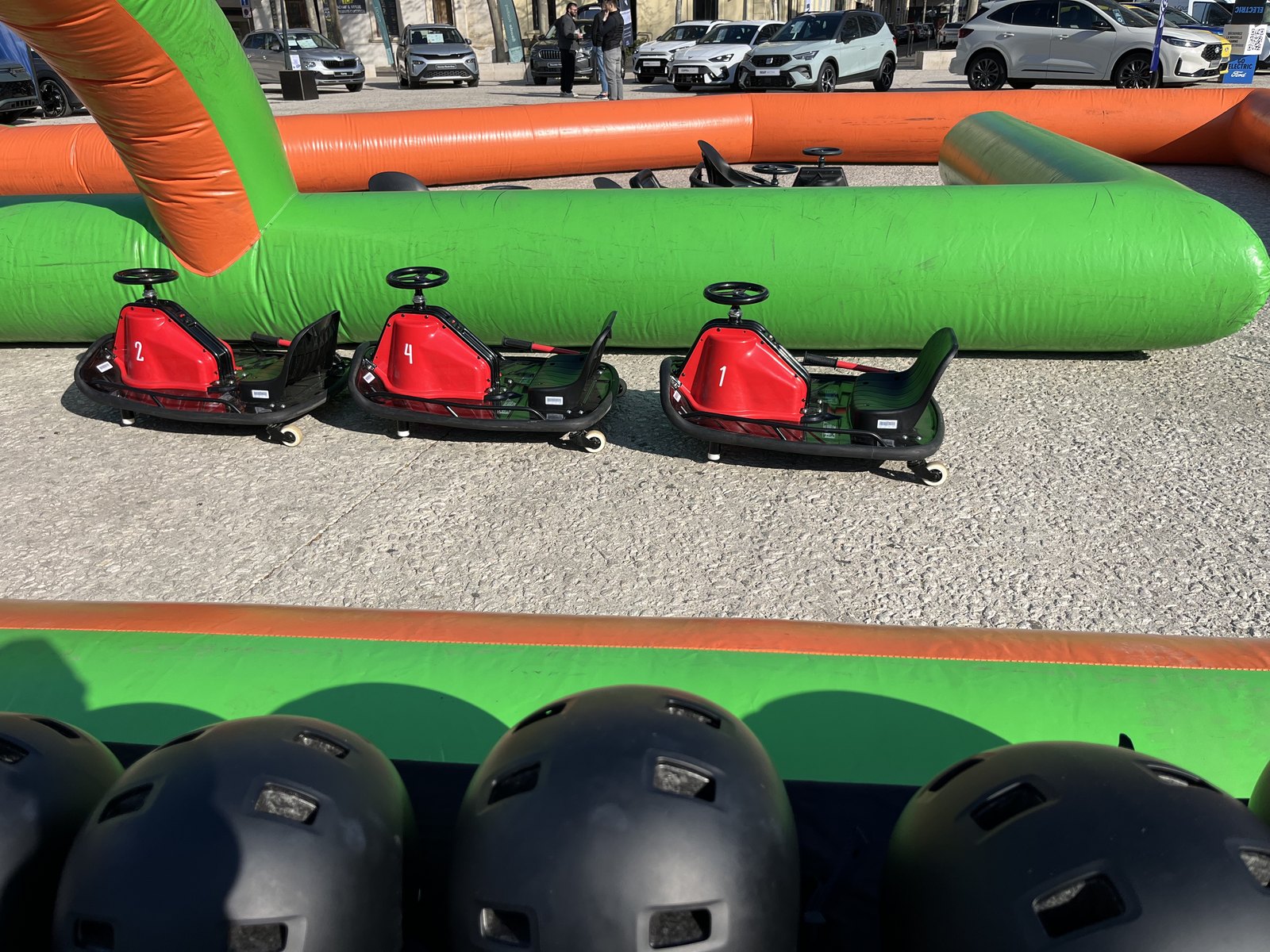 Animation team building drift kart Universel Events, karts de drift sur piste en été PACA